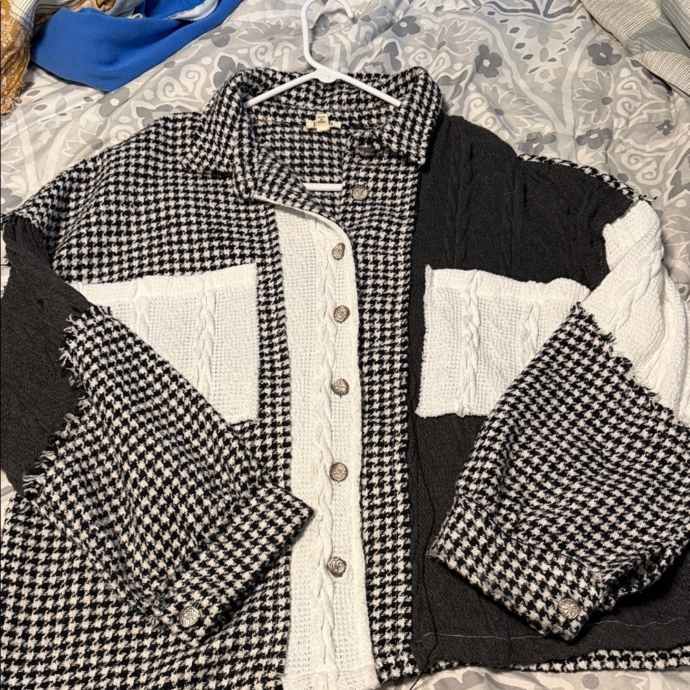 POL Black and White Houndstooth shacket medium
